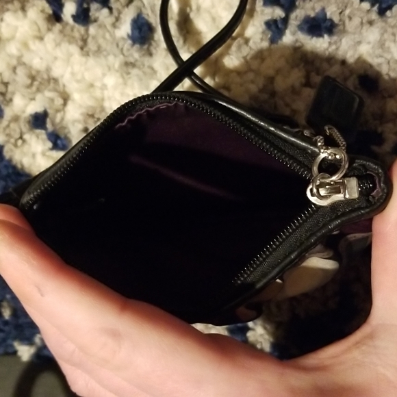 Coach wristlet new never carried perfect condition - Picture 4 of 4